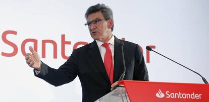 El consejero delegado del Banco Santander, José Antonio Álvarez, durante una rueda de prensa para presenta sus resultados del tercer trimestre del respectivo banco.