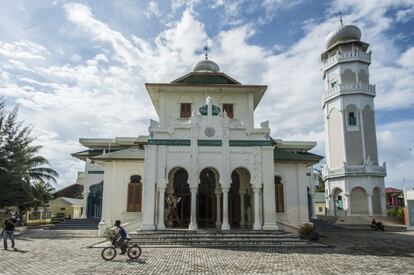 Esta es aquella mezquita, hoy, totalmente reconstruida.