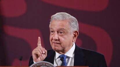 López Obrador en un Palacio Nacional, el 27 de marzo.