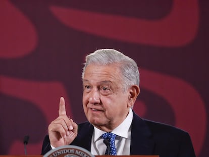 López Obrador en un Palacio Nacional, el 27 de marzo.