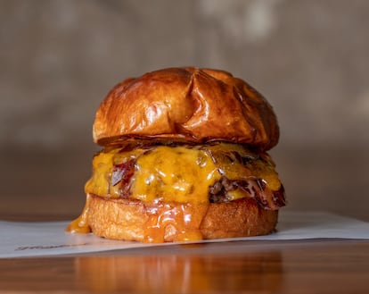 La hamburguesa Paul Finch, elaborada con cecina de 'wagyu' y carne de chuleta.