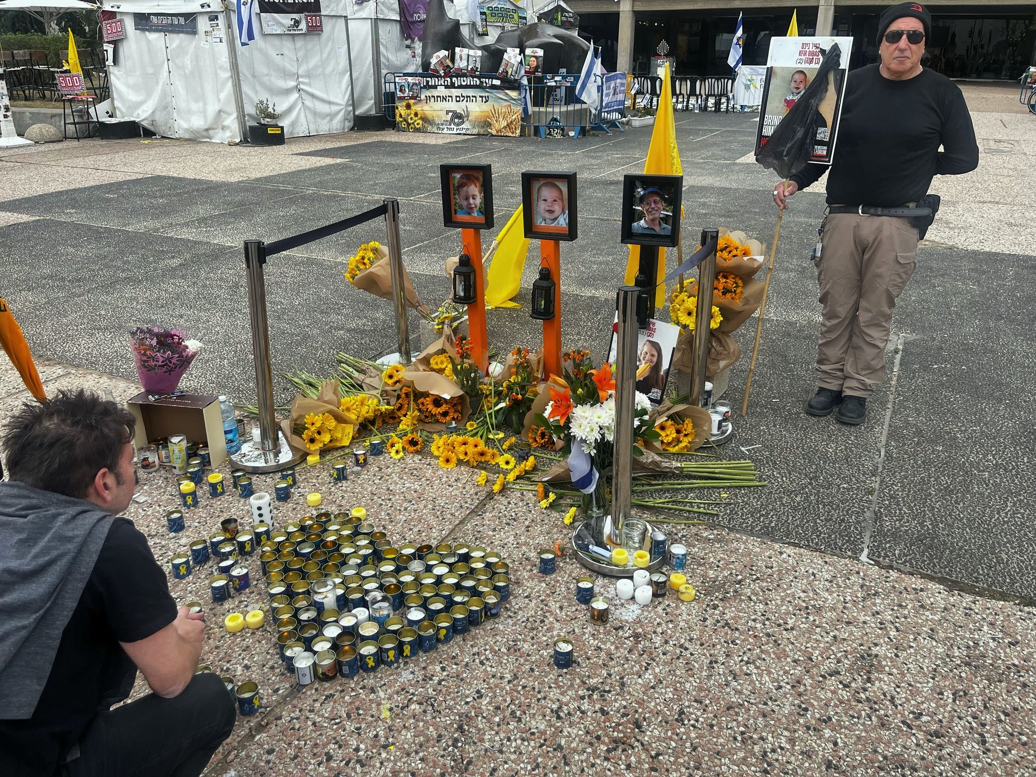 Homenaje en Tel Aviv a los rehenes fallecidos entregados por Hamás