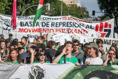Manifestacion profesores y estudiantes