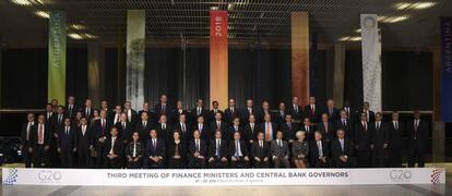 Foto de familia de los ministros de Finanzas y gobernadores de bancos centrales del G-20.