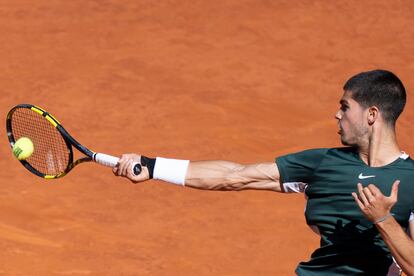 El tenista murciano, Carlos Alzaraz, durante la semifinal del Madrid Open.