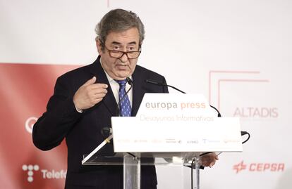 El fiscal Javier Zaragoza interviene en un desayuno informativo en Madrid, en abril de 2022.