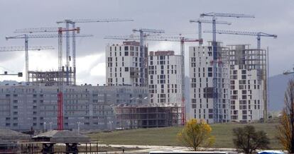 Varios edificios de viviendas en  construcci&oacute;n.