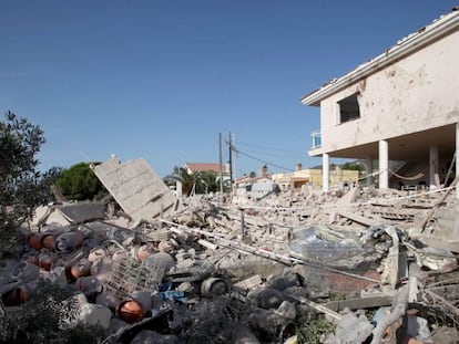 Casa de Alcanar (Tarragona), donde el grupo terrorista que atentó en La Rambla de Barcelona almacenaba productos para explosivos, tras la deflagración en agosto de 2017.