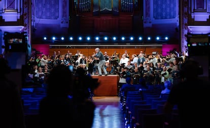 Ensayo del concierto conmemorativo del bicentenario del estreno de la Novena Sinfonía de Beethoven en la Historische Stadthalle de Wuppertal el pasado martes por la mañana.