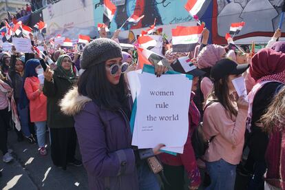 Decenas de mujeres participan en una manifestación, el pasado 13 de febrero en Bagdad.