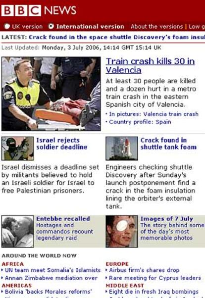La cadena británica BBC abre su página web con el accidente en el metro de Valencia. Según explica, 30 personas mueren por el choque de un tren en Valencia, al este de España. Acompaña a la información una fotografía de uno de los heridos.