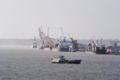 Vista del puerto de Maputo.