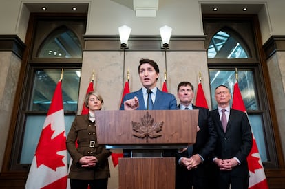 Justin Trudeau habla durante sobre los nuevos aranceles impuestos por Estados Unidos, en Ottawa.