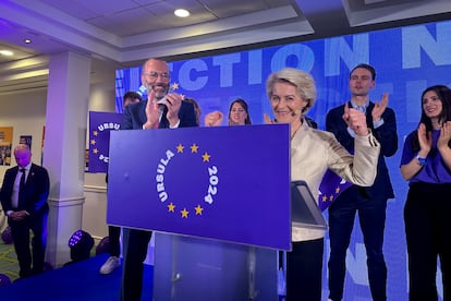 Ursula von der Leyen, presidenta de la Comisión y candidata del PPE a repetir en el cargo, celebra los resultados de las elecciones europeas.