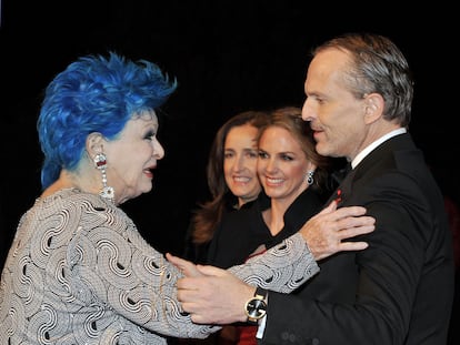 Lucia Bosé, con su hijo Miguel.