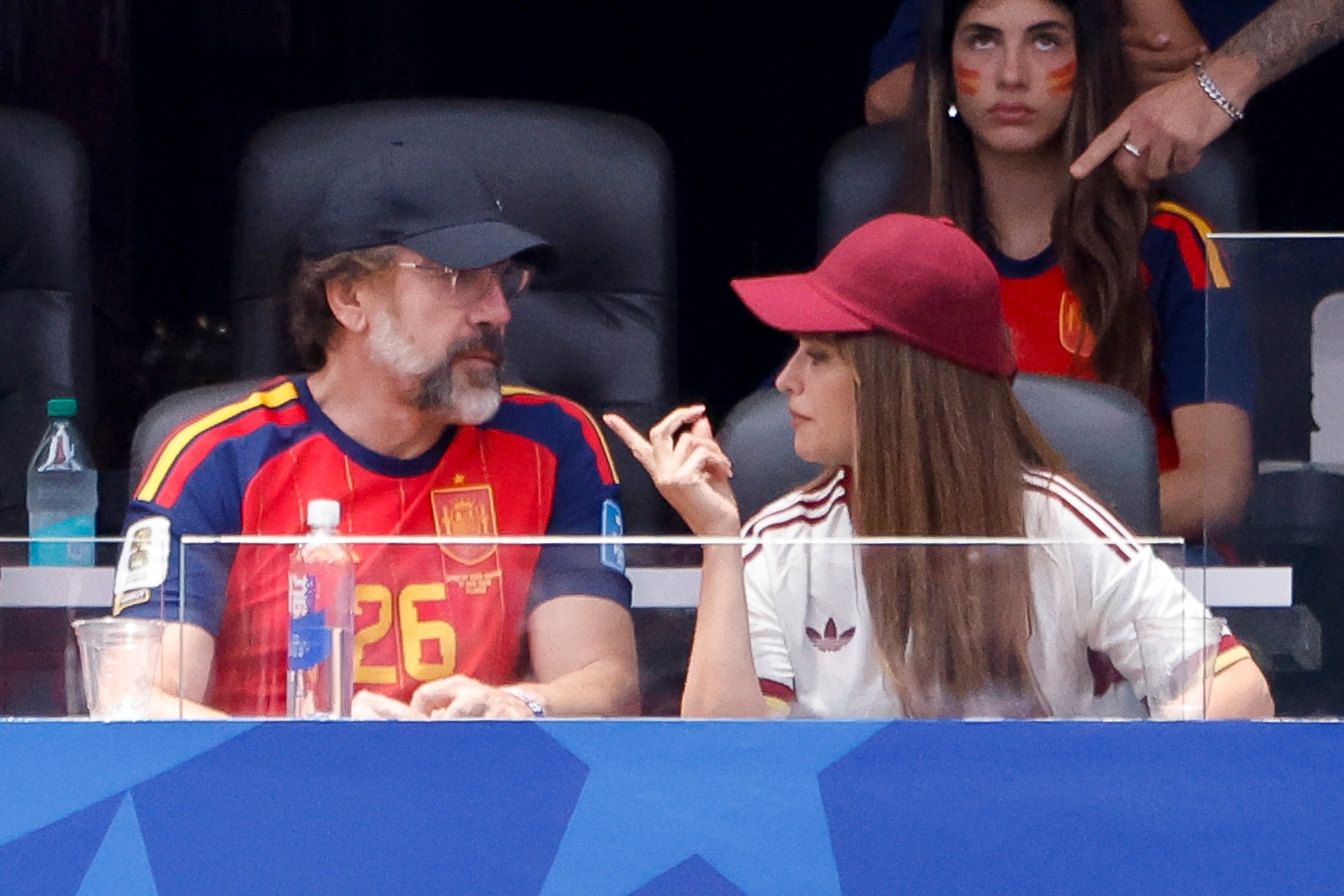 Las controvertidas deportivas con tacón de Penélope Cruz