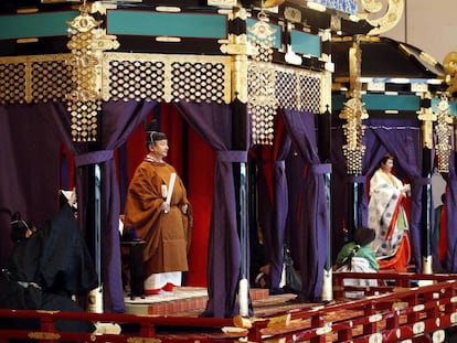 O imperador Naruhito e a imperatriz Masako durante a cerimônia de coroação nesta terça-feira em Tóquio (Japão).