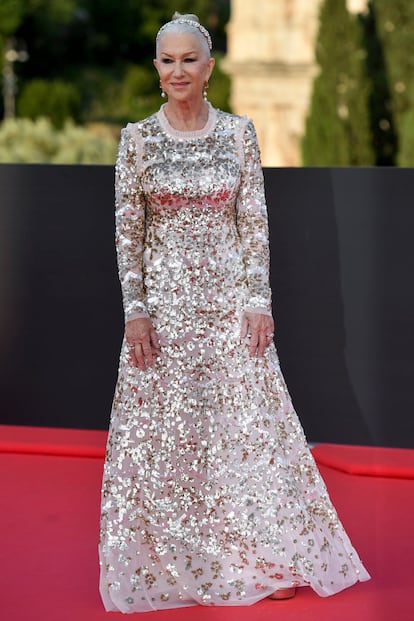 En mayo de 2023 acudió al estreno de 'Fast and Furious' en Roma con este maravilloso vestido lleno de pedrería plateada de Valentino. 