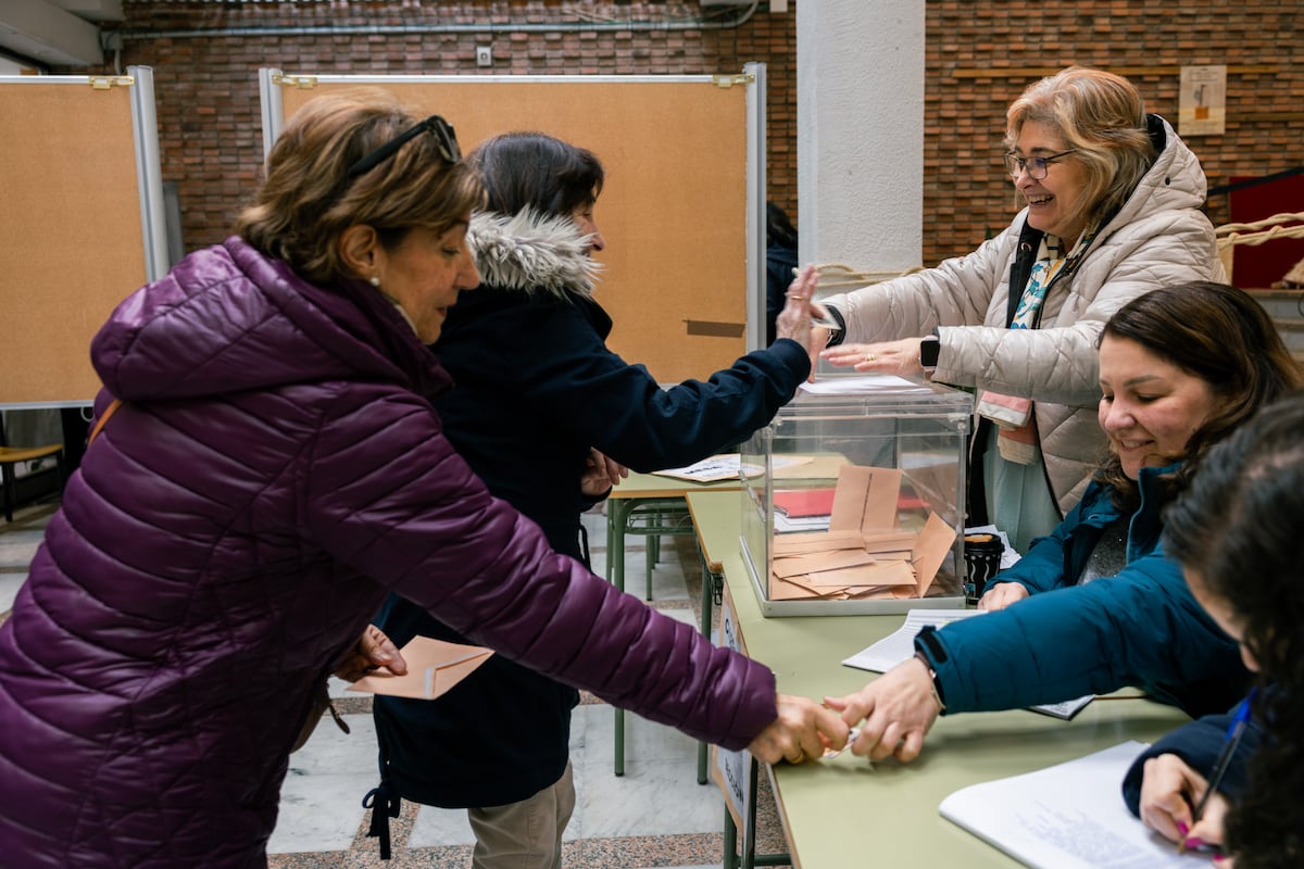 Elections in Castilla y León 15M, live | Participation at 2:00 p.m. rises more than two points and is around 37% | Elections in Castilla y León Elections in Castilla y León 15M, live | Participation at 2:00 p.m. rises more than two points and is around 37% | Elections in Castilla y León