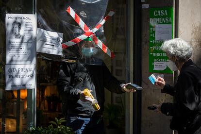 Uno de los pocos comercios de la comunidad china de Barcelona abierto en el barrio del Fort Pienc.