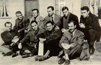 Reuni&oacute;n de poetas en homenaje a Antonio Machado en Colliure, Francia.