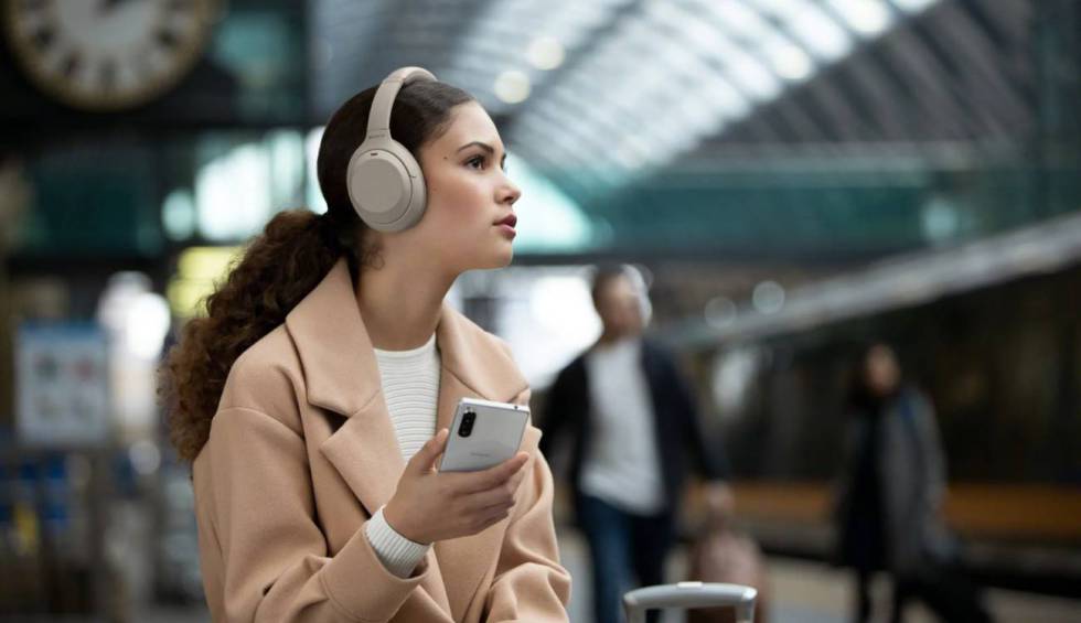 Sony relanzará sus populares auriculares WH-1000XM4 con pequeños cambios y un precio muy atractivo