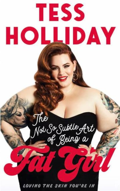 Tess Holliday, en la portada de su libro 'El nada sutil arte de ser una chica gorda'.