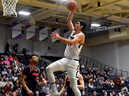 Santi Aldama, en uno de sus 10 partidos del curso pasado con el equipo de Loyola Maryland