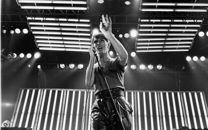 David Bowie sobre el escenario del Sports Arena, San Diego, California, 1978.