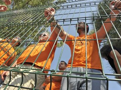 Los trabajadores durante su encierro 