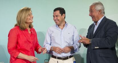 Fátima Báñez, Juan Manuel Moreno y Javier Arenas, este viernes en Sevilla.