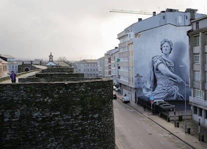 El mural de Julio César, obra de Diego As, en la Ronda da Muralla de Lugo.