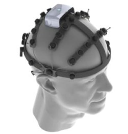 Nielsen ha desarrollado su propio casco EEG.