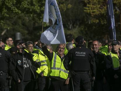 Protesta d&#039;estibadors a l&#039;avinguda Diagonal en un acte del president Mariano Rajoy.