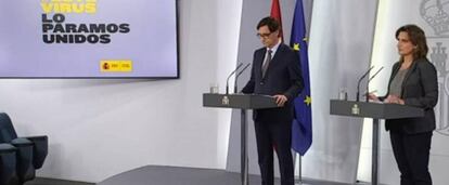 Captura de la señal institucional del Palacio de la Moncloa del ministro de Sanidad, Salvador Illa, y de la vicepresidenta cuarta, Teresa Ribera.