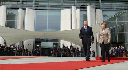 La canciller alemana, Angela Merkel, y el primer ministro británico, David Cameron, en 2015 en Berlín.