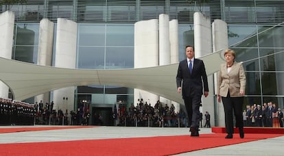 La canciller alemana, Angela Merkel, y el primer ministro brit&aacute;nico, David Cameron, en 2015 en Berl&iacute;n.