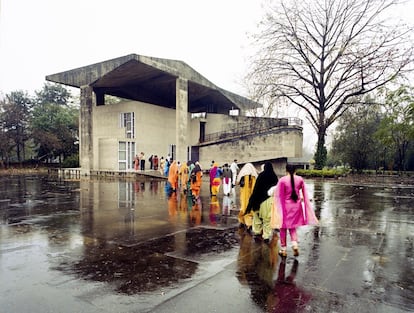 O Museu da Arquitetura, projetado por um pupilo de Le Corbusier e seu primo Jeanneret. A estrutura foi inspirada em um pavilhão de exposições de Zurique de Le Corbusier.