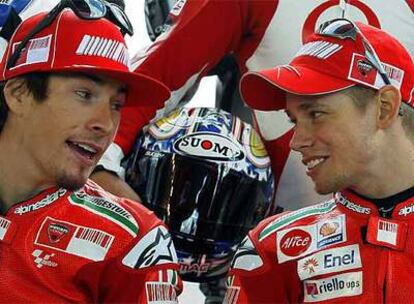 Nicky Hayden junto a Casey Stoner