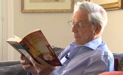 V&iacute;deo de Mario Vargas Llosa leyendo un pasaje de &#039;El h&eacute;roe discreto&#039;.