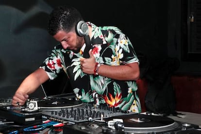 Esteban Pérez pincha en el Banda Aparte.