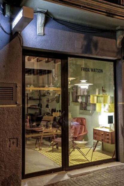 Botiga de mobles 'vintage' Frida Watson, al carrer d'Anníbal.