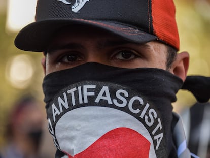 Manifestante em protesto na avenida Paulista no último domingo.