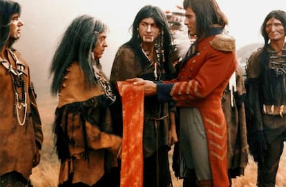 Tecumseh, con chaqueta militar, en un filme de 1972 sobre el jefe indio..