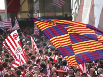 Athletic and Barcelona fans gather outside Valencia&rsquo;s Mestalla stadium ahead of the 2009 final. 