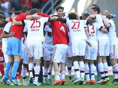 Los jugadores del Bayern celebran la Bundesliga.