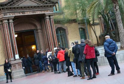 Alrededor de 5,5 catalanes están llamados este jueves a las urnas para elegir los 135 diputados que integrarán el Parlamento catalán de la XII legislatura