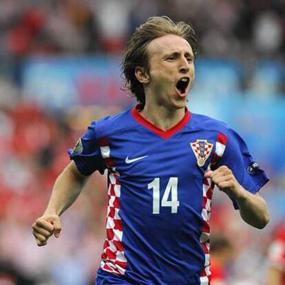 Modric celebra el gol, de penalti, que le dio el triunfo a Croacia.