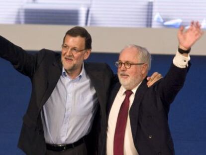 El presidente del Gobierno, Mariano Rajoy, y el cabeza de lista del PP a las elecciones europeas, Miguel Arias Ca&ntilde;ete.