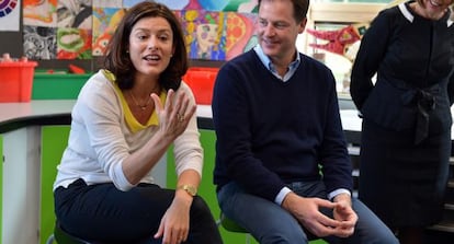 Miriam Gonz&aacute;lez Dur&aacute;ntez, con Nick Clegg, su marido.